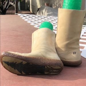 Born nubuck/suede Boot